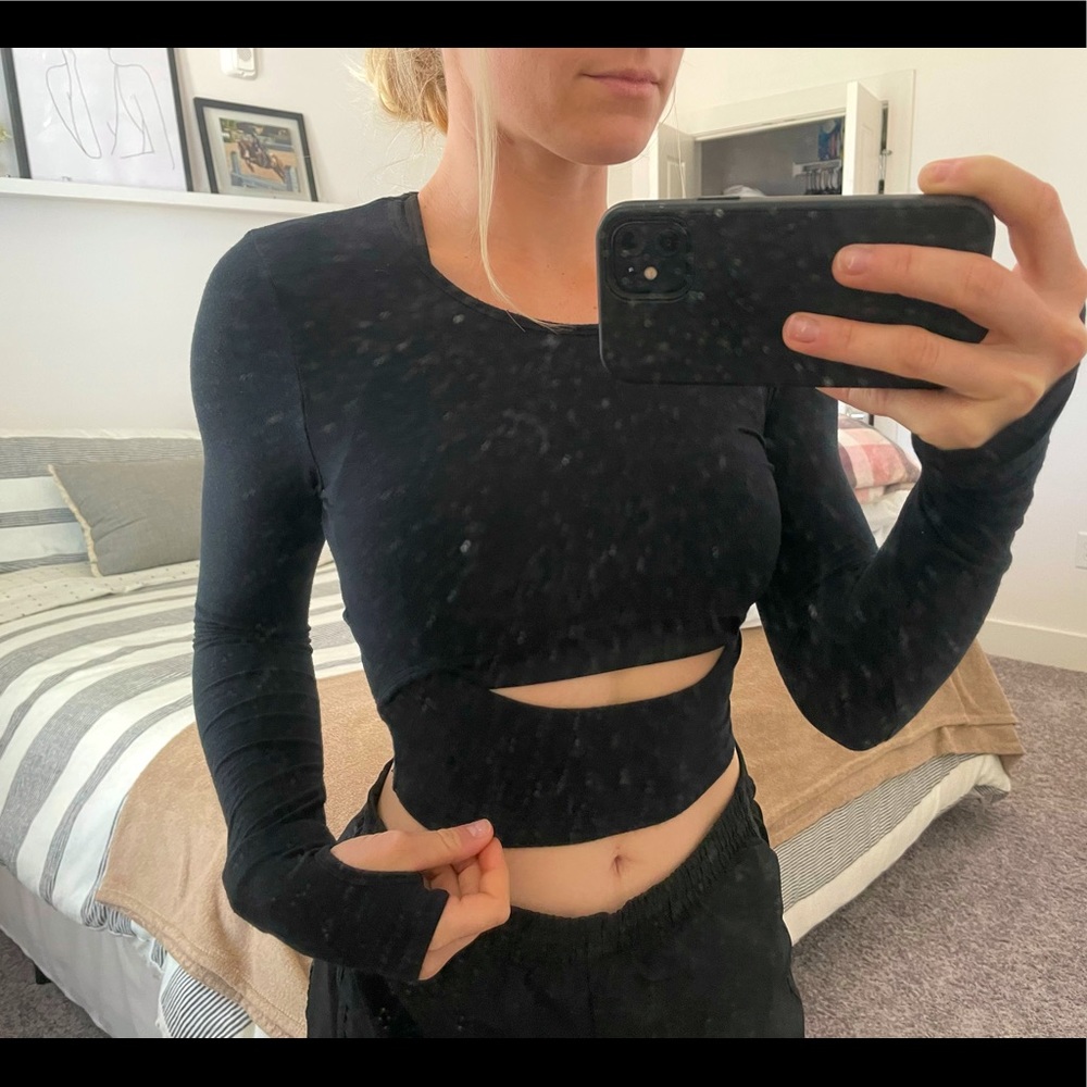 Gymshark Long-Sleeve Geo Crop Top